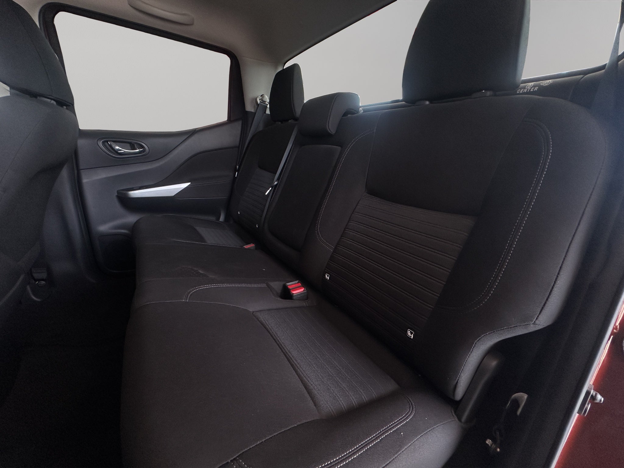 2025 Nissan Comerciales Frontier y NP 300 Frontier Pick-Up FRONTIER LE 2.5L 4 CIL, TA, 4 PTAS, 4X2, AA