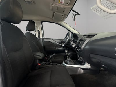 2024 Nissan Comerciales NP300 2 pts. Pick-Up, Cab. Sencilla, TM6, a/ac.