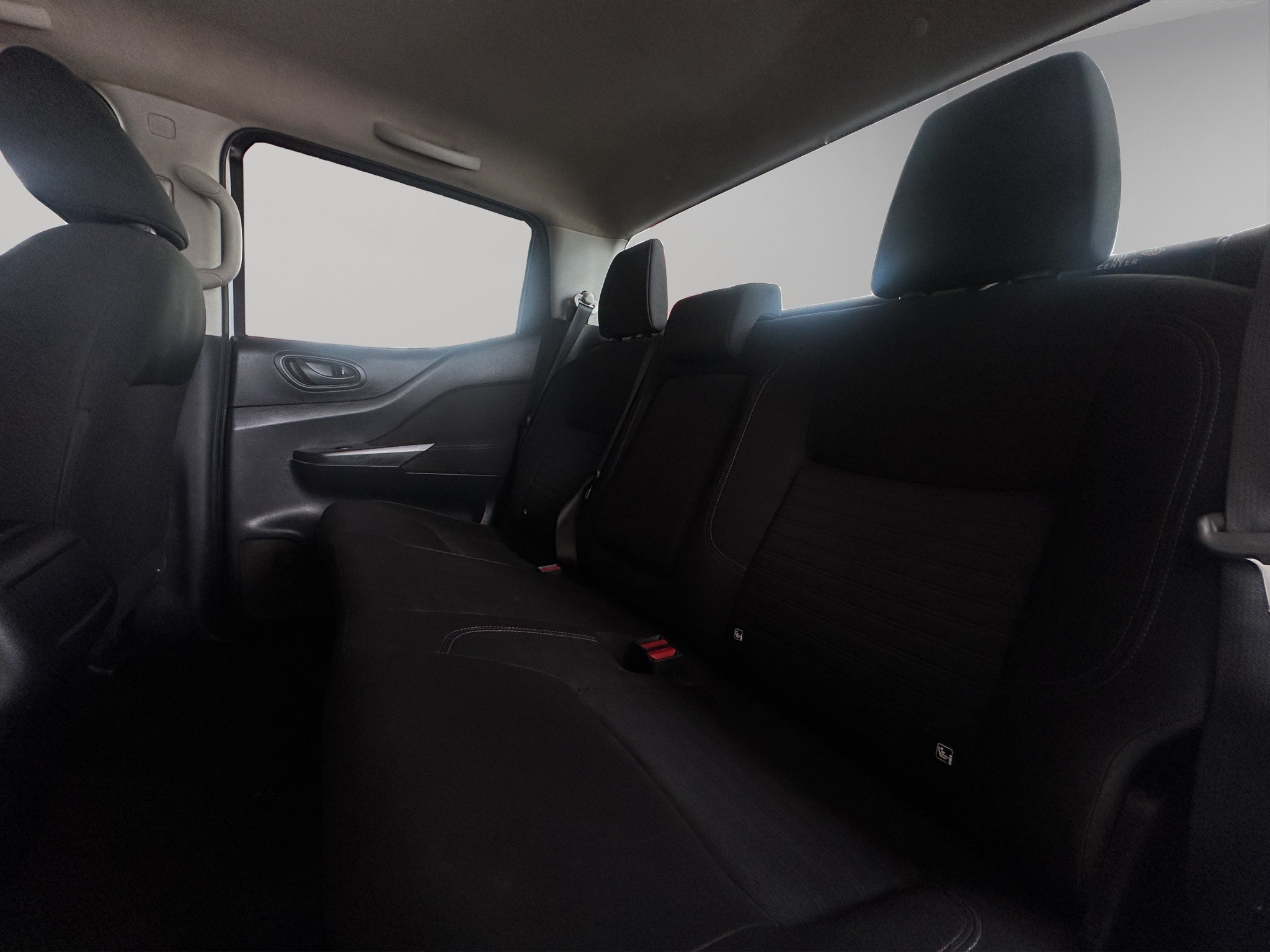 2024 Nissan Comerciales NP300 2 pts. Pick-Up, Cab. Sencilla, TM6, a/ac.