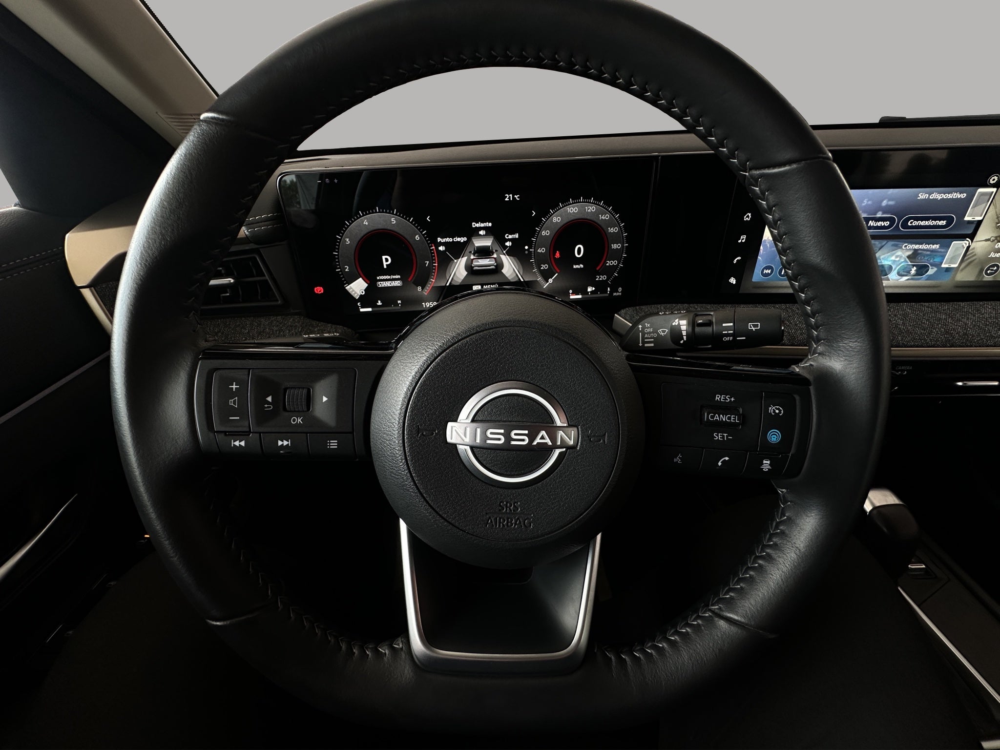 2025 Nissan Kicks VUD PLATINUM 2.0 LTS CVT