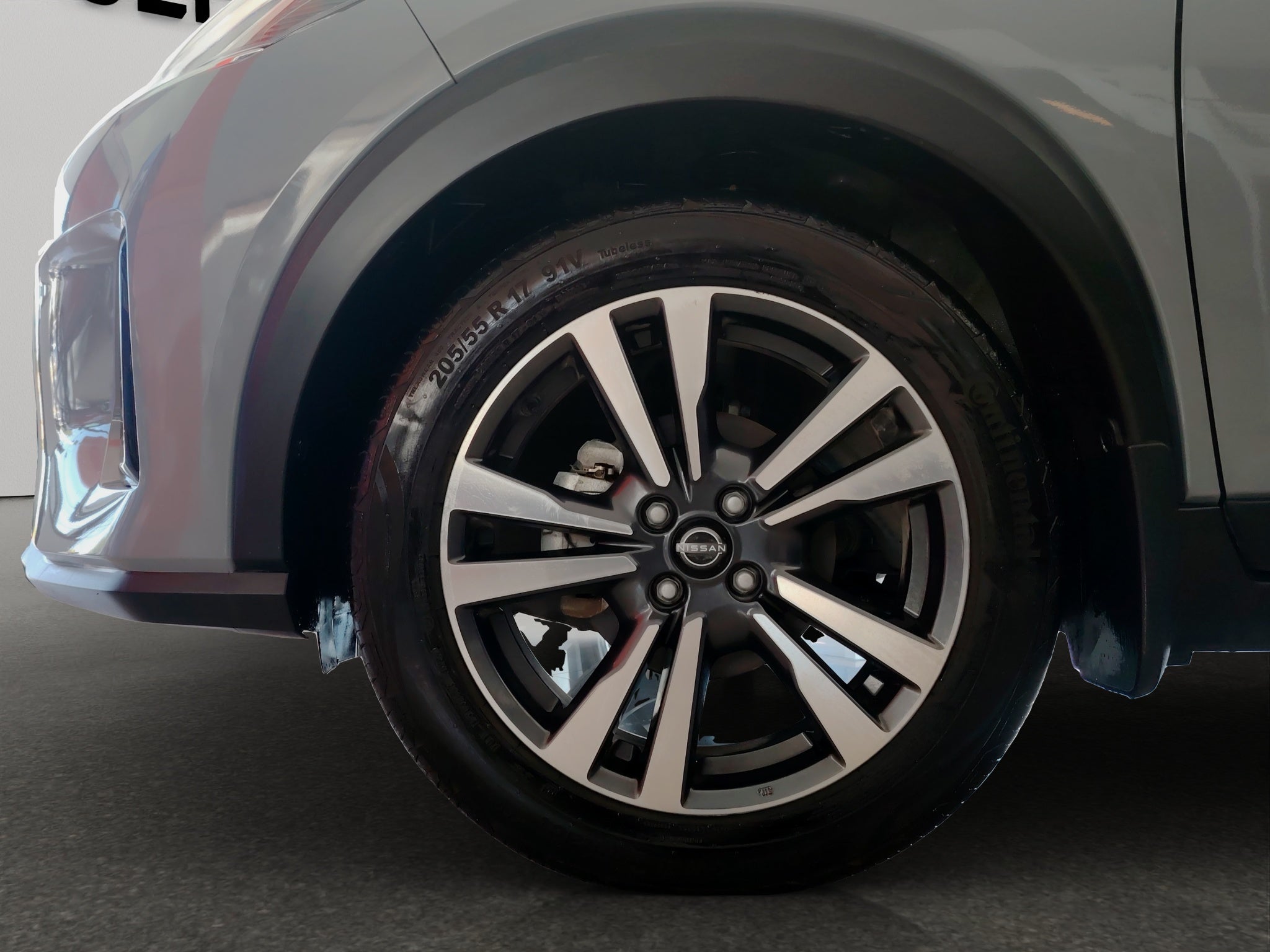 2025 Nissan Kicks VUD 5 pts. Play Advance, 1.6l, TM5, RA-17 (línea nueva)