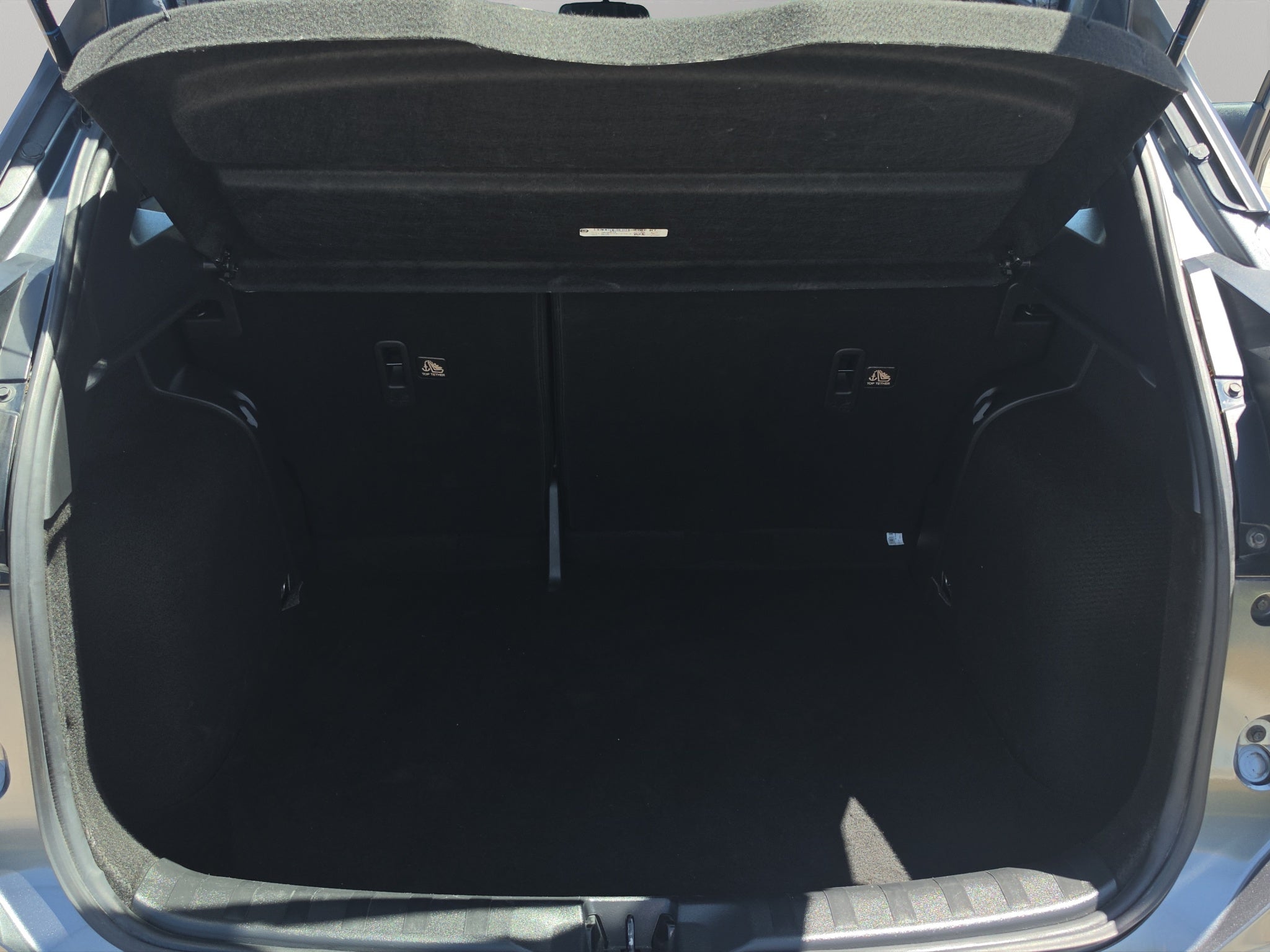 2025 Nissan Kicks VUD 5 pts. Advance, 2.0l, TA, RA-17 (línea nueva)