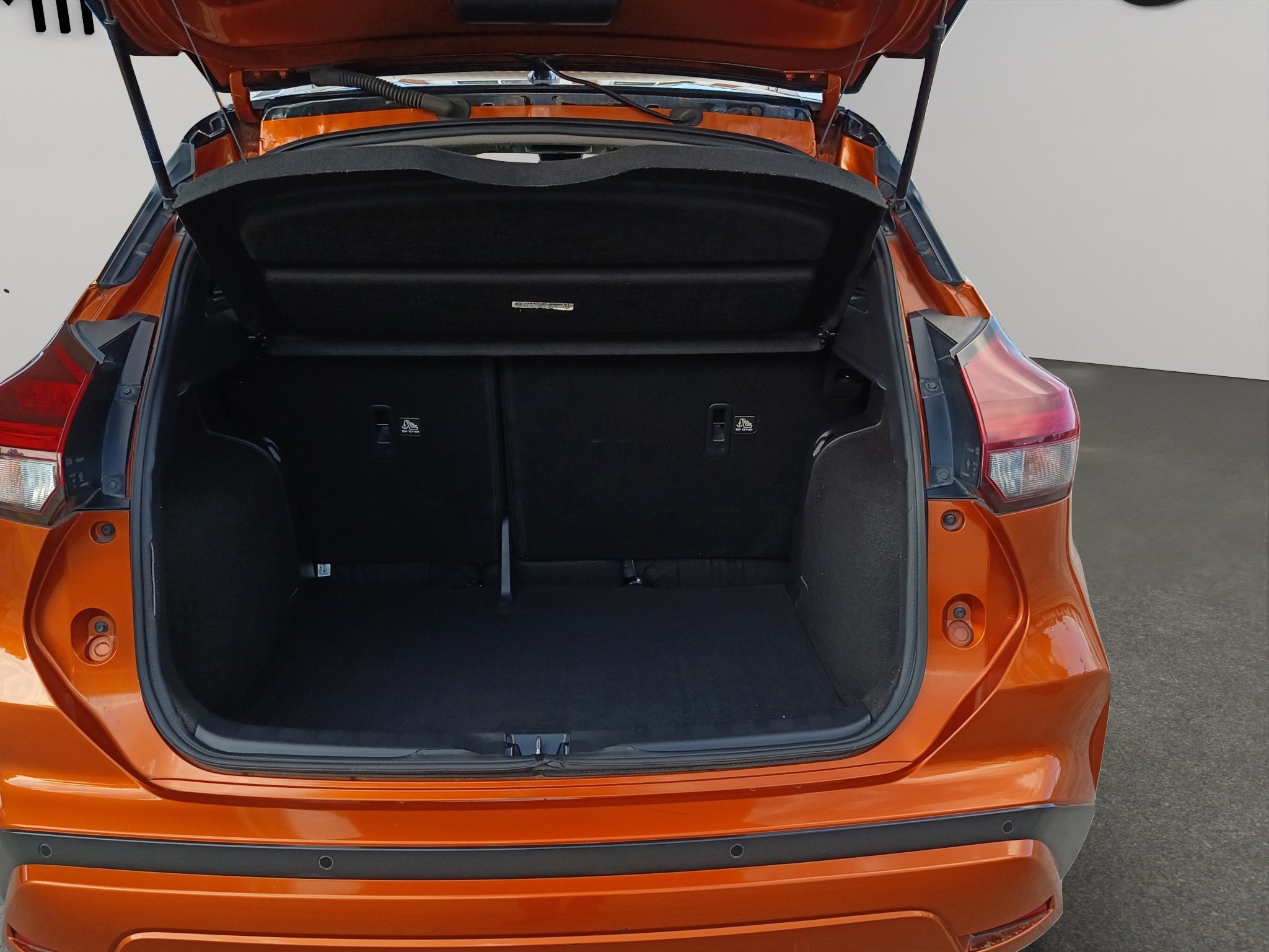 2025 Nissan Kicks VUD 5 pts. Platinum, 2.0l, TA, TP, s. Bose, pantalla touch 12