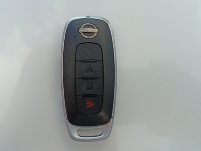 2025 Nissan Kicks VUD 5 pts. Platinum, 2.0l, TA, TP, s. Bose, pantalla touch 12