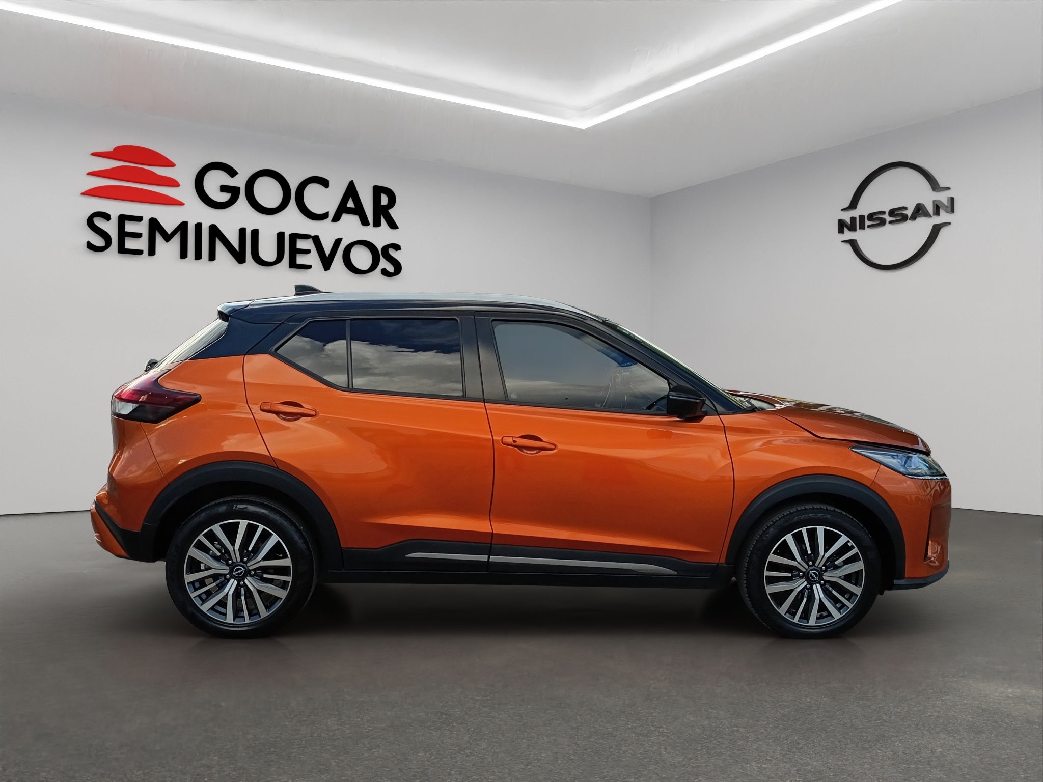 2025 Nissan Kicks VUD 5 pts. Platinum, 2.0l, TA, TP, s. Bose, pantalla touch 12