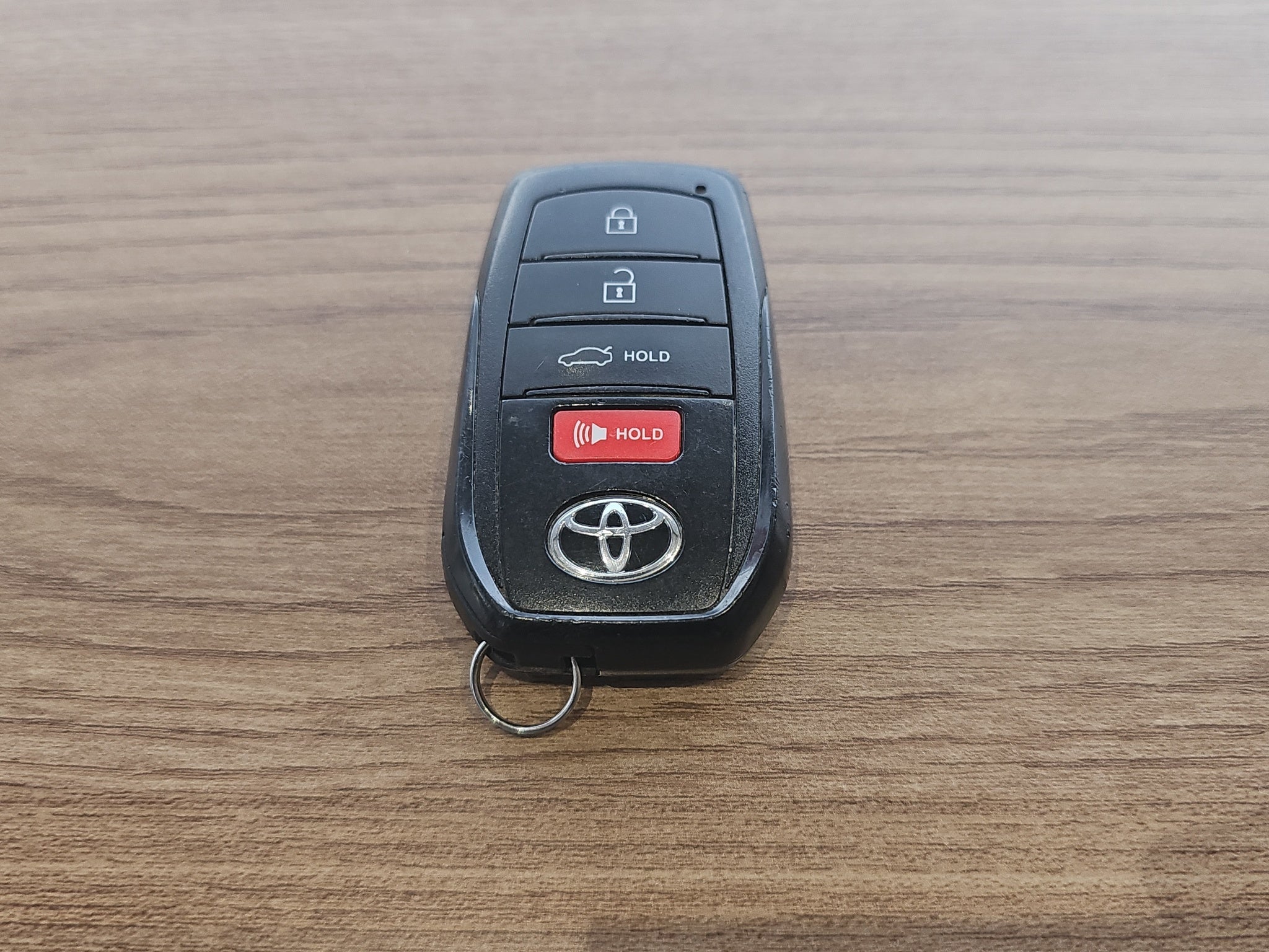 2024 Toyota Corolla 4 pts. LE, 2.0l, TA, RA-16 (línea anterior)