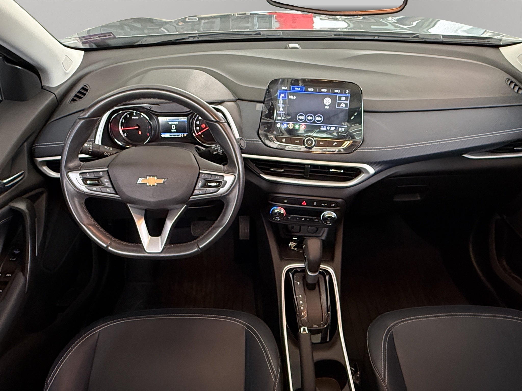 2025 Chevrolet Tracker VUD 5 pts. Premier, 1.2T, TA, piel, f. led, RA-17 bitono (cambio de línea)
