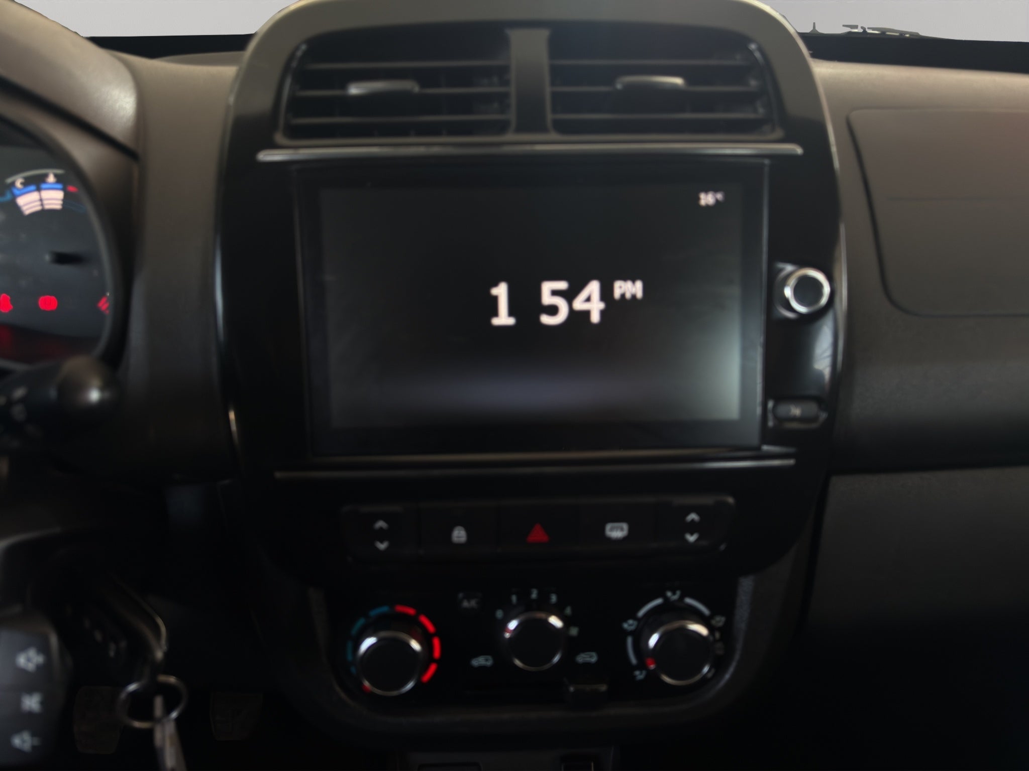 2023 Renault Kwid 5 pts. HB Iconic, TM5, a/ac., pantalla touch 8