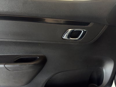 2023 Renault Kwid 5 pts. HB Iconic, TM5, a/ac., pantalla touch 8