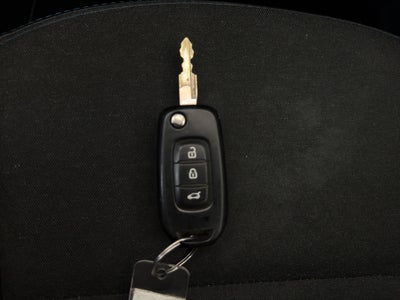 2023 Renault Kwid 5 pts. HB Iconic, TM5, a/ac., pantalla touch 8