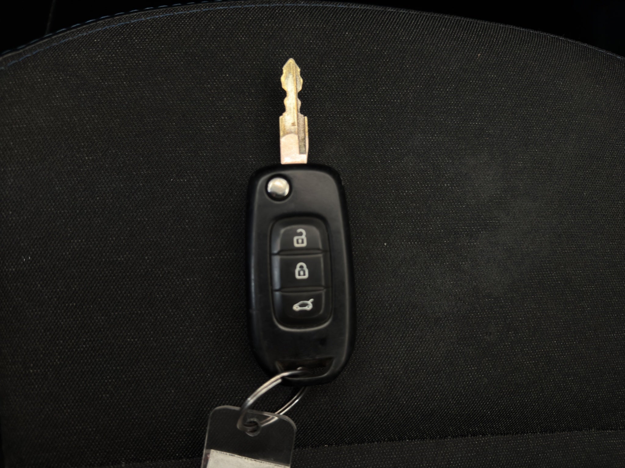 2023 Renault Kwid 5 pts. HB Iconic, TM5, a/ac., pantalla touch 8