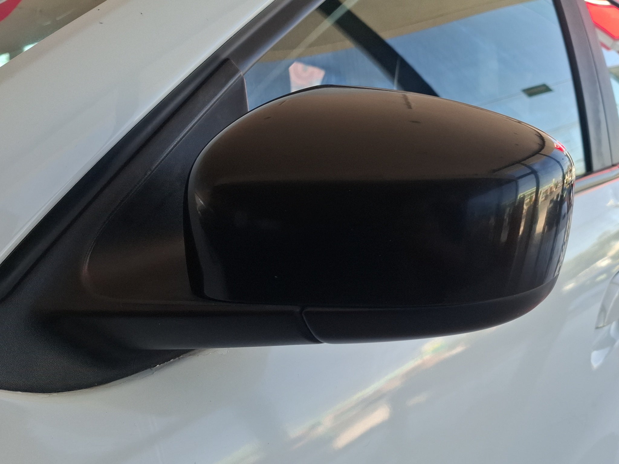 2023 Renault Kwid 5 pts. HB Iconic, TM5, a/ac., pantalla touch 8