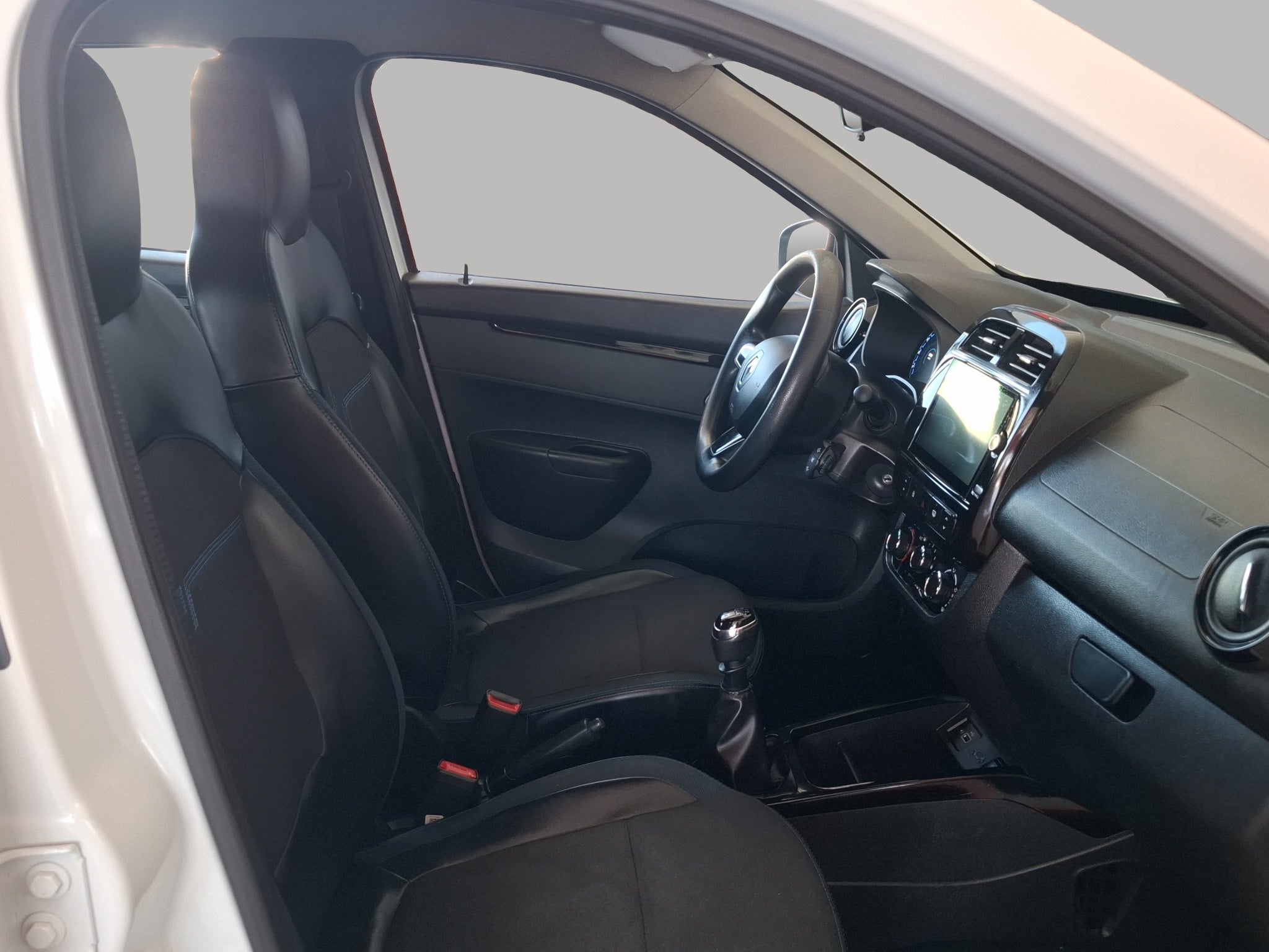 2023 Renault Kwid 5 pts. HB Iconic, TM5, a/ac., pantalla touch 8