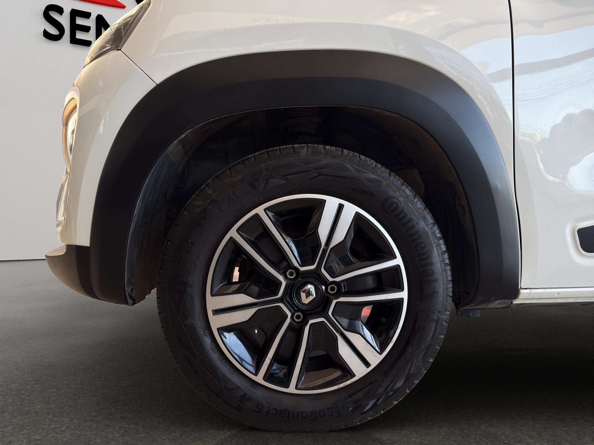 2025 Renault Kwid 5 pts. HB Iconic, TM5, a/ac., pantalla touch 8