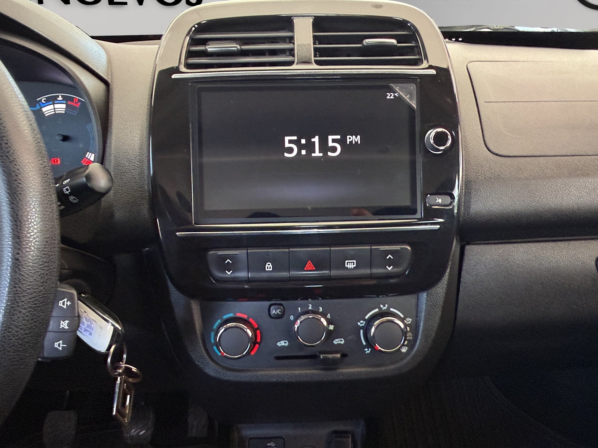 2025 Renault Kwid 5 pts. HB Iconic, TM5, a/ac., pantalla touch 8