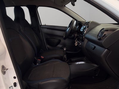 2025 Renault Kwid 5 pts. HB Iconic, TM5, a/ac., pantalla touch 8