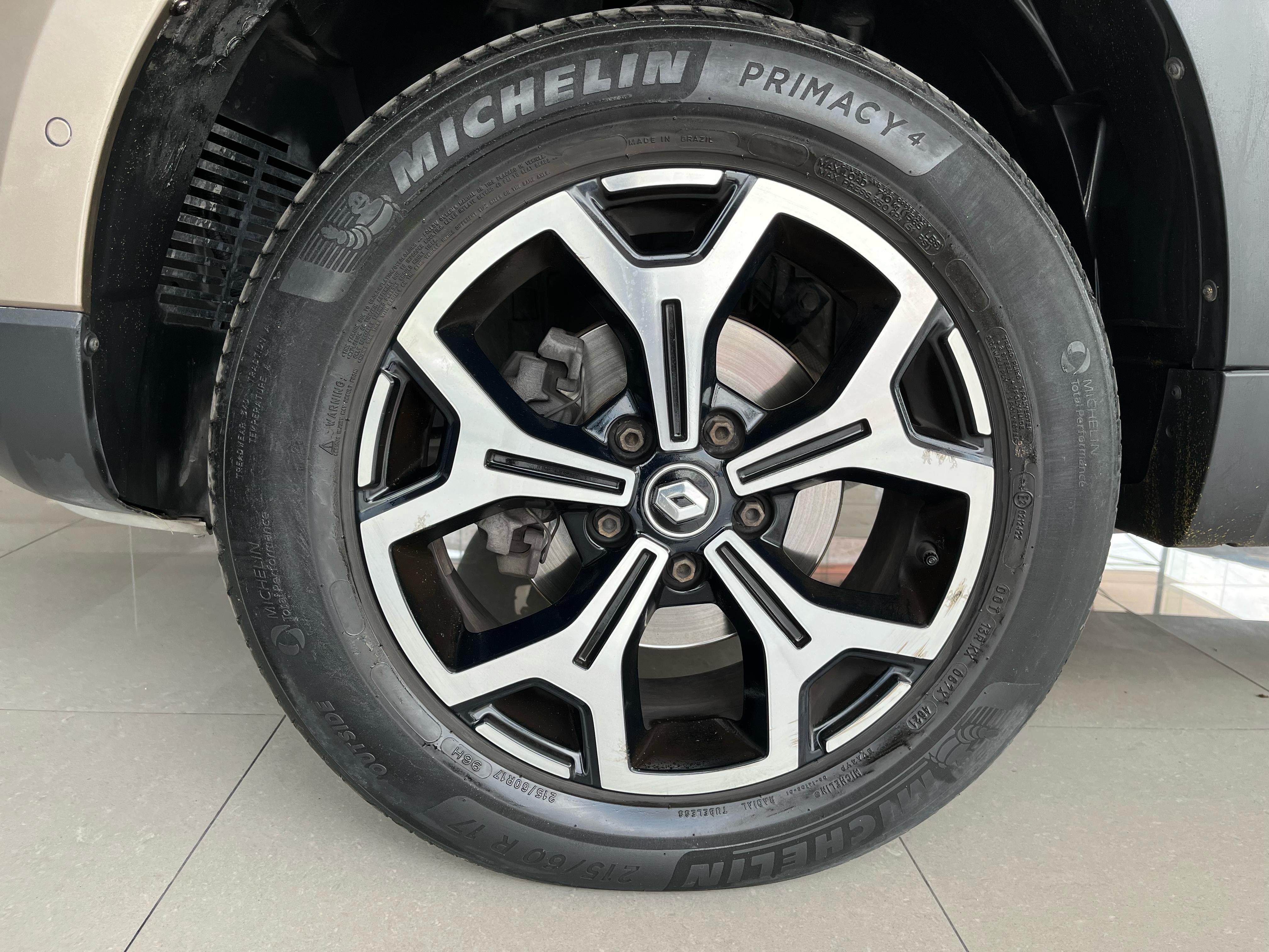 2022 Renault Duster VUD 5 pts. Iconic, 1.3T, TA, a/ac., VE, MP3, GPS, f. niebla, RA-17