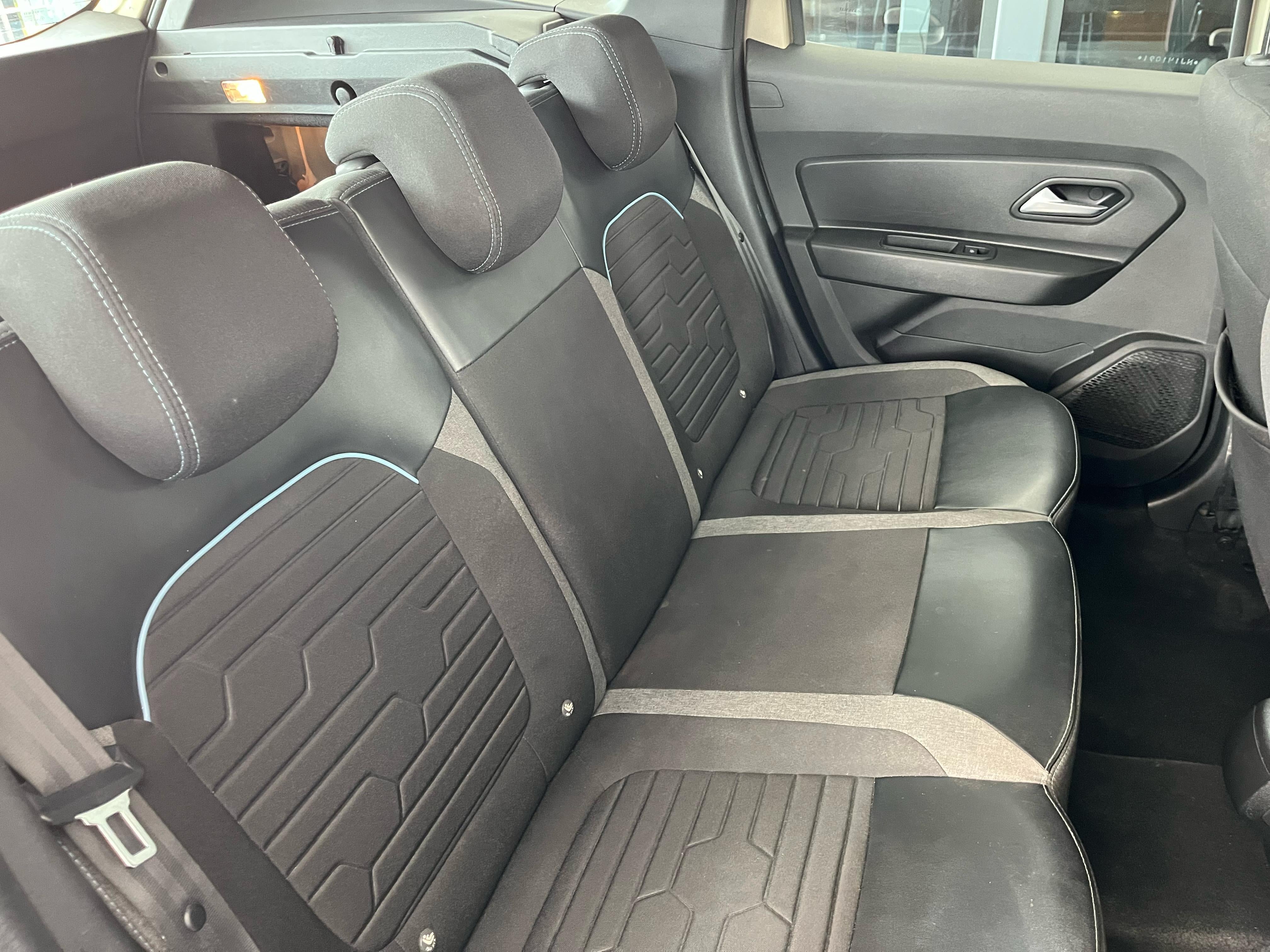 2022 Renault Duster VUD 5 pts. Iconic, 1.3T, TA, a/ac., VE, MP3, GPS, f. niebla, RA-17