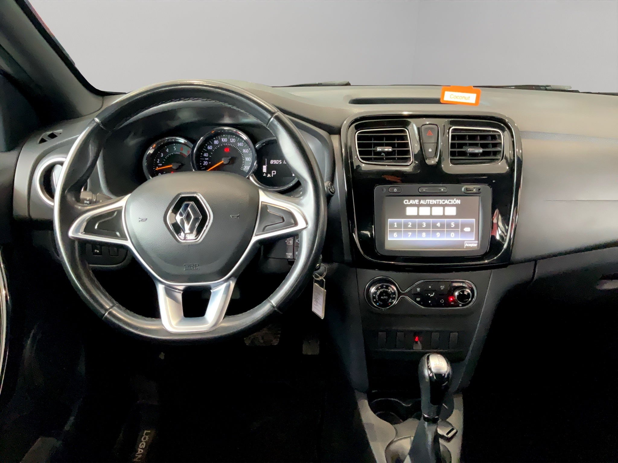2023 Renault Logan 4 pts. Intens, 1.6l, TM5, RA-16 (línea nueva)