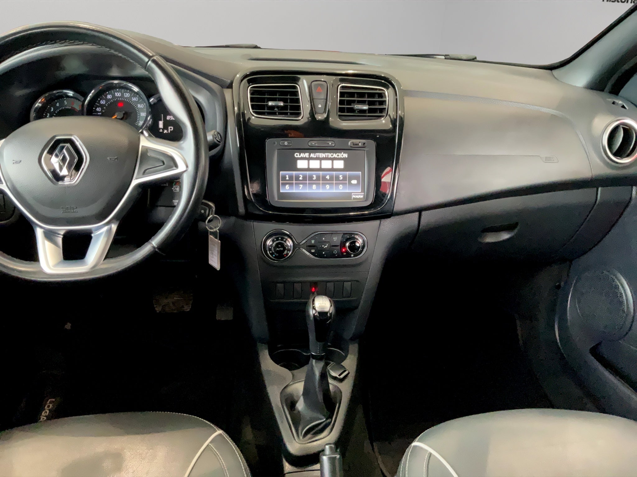 2023 Renault Logan 4 pts. Intens, 1.6l, TM5, RA-16 (línea nueva)