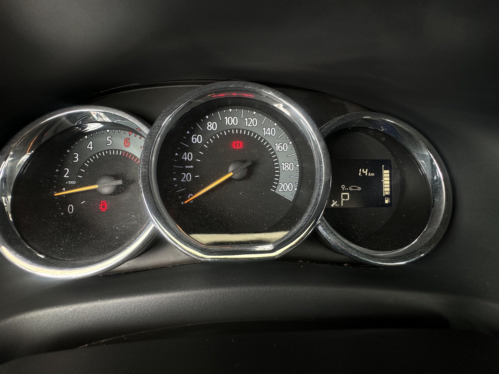 2024 Renault Logan 4 pts. Intens, 1.6l, TM5, RA-16