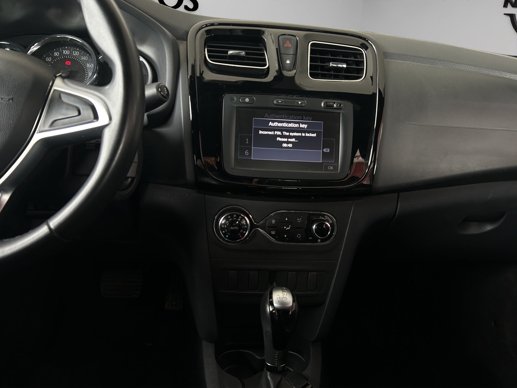 2024 Renault Logan 4 pts. Intense CVT