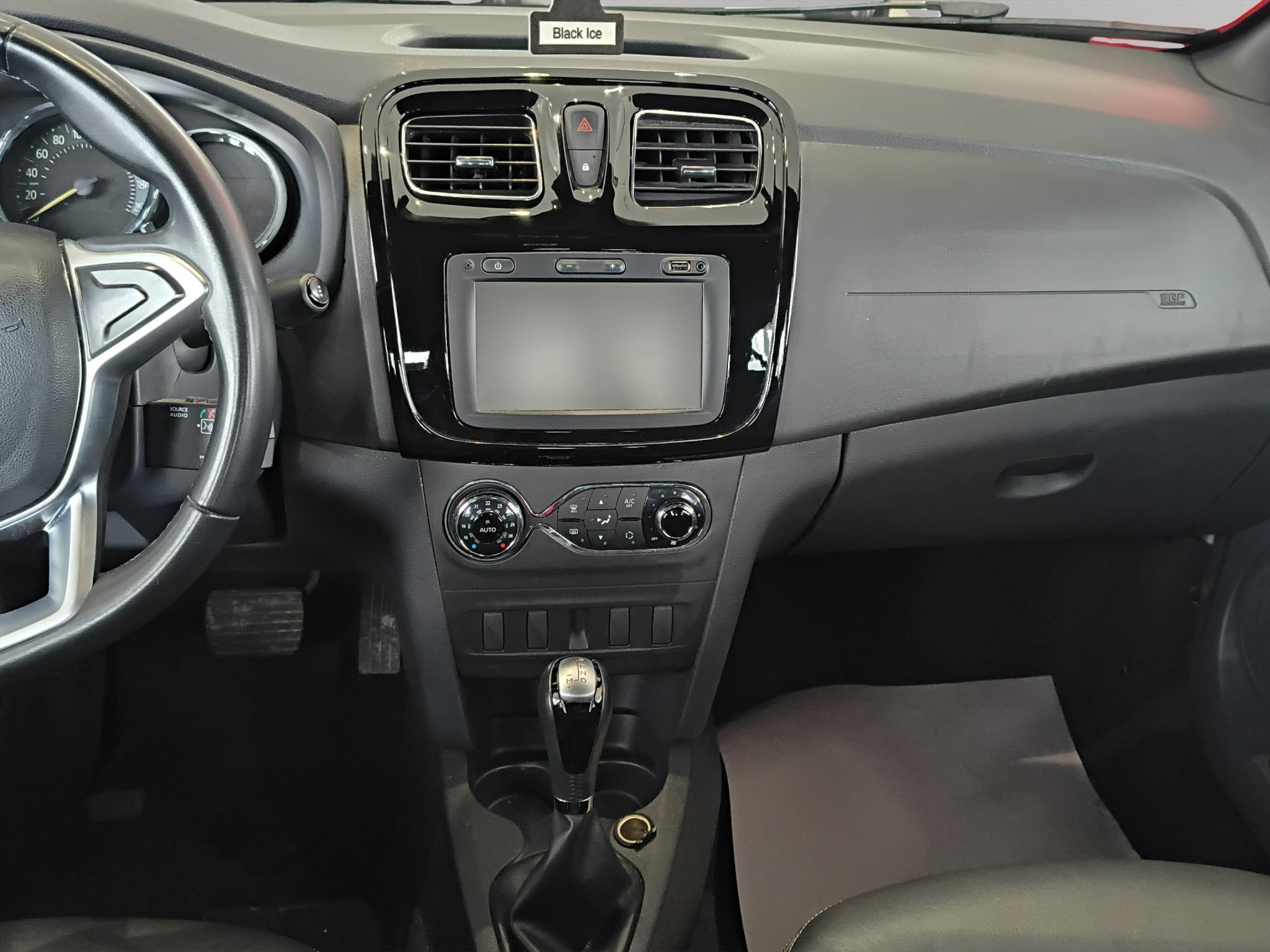 2024 Renault Logan 4 pts. Intens, 1.6l, TM5, RA-16