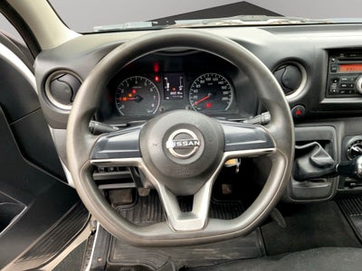 2023 Nissan Urvan Pasajeros 4 pts. Amplia, TM5, a/ac., desem. tras., 14 pas.