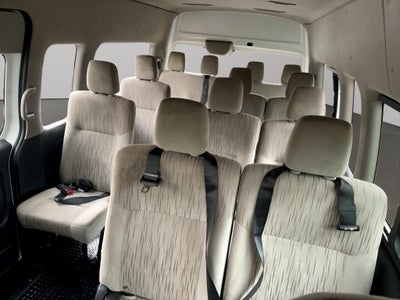 2023 Nissan Urvan Pasajeros 4 pts. Amplia, TM5, a/ac., desem. tras., 14 pas.