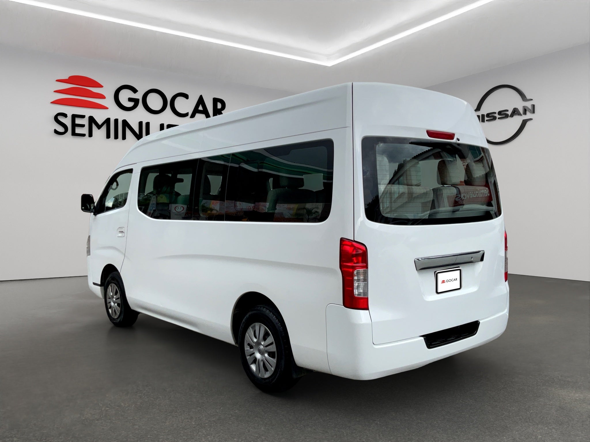 2023 Nissan Urvan Pasajeros 4 pts. Amplia, TM5, a/ac., desem. tras., 14 pas.