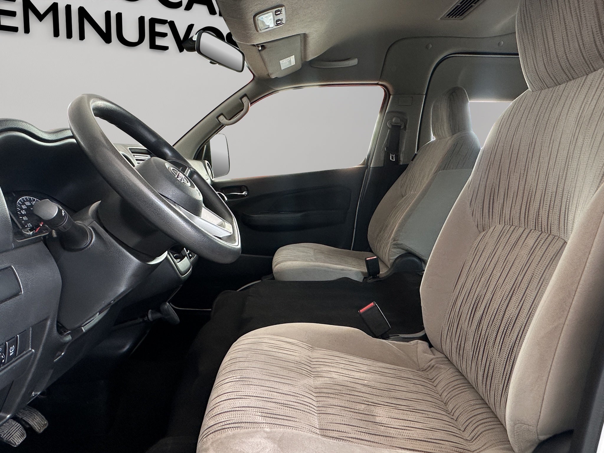 2023 Nissan Urvan Pasajeros 4 pts. Amplia, TM5, a/ac., desem. tras., 14 pas.