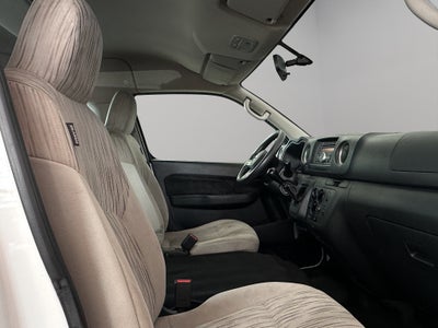 2023 Nissan Urvan Pasajeros 4 pts. Amplia, TM5, a/ac., desem. tras., 14 pas.