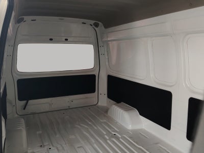 2024 Nissan Comerciales Urvan Panel 4 pts. Amplia, TM5, a/ac.