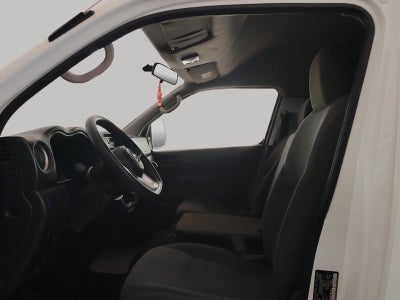 2024 Nissan Comerciales Urvan Panel 4 pts. Amplia, TM5, a/ac.
