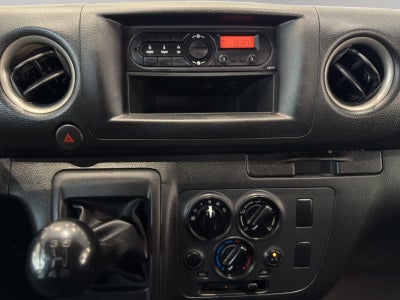 2024 Nissan Comerciales Urvan Panel 4 pts. Amplia, TM5, a/ac.