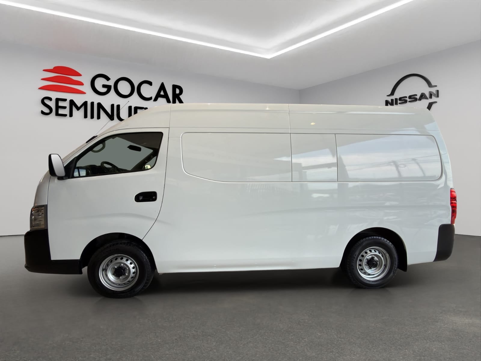 2024 Nissan Comerciales Urvan Panel 4 pts. Amplia, TM5, a/ac.