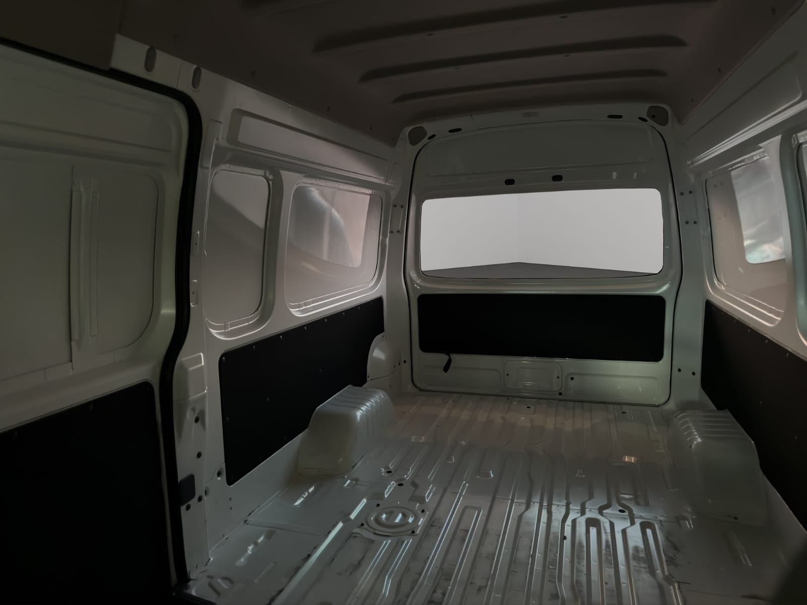 2024 Nissan Comerciales Urvan Panel 4 pts. Amplia, TM5, a/ac.