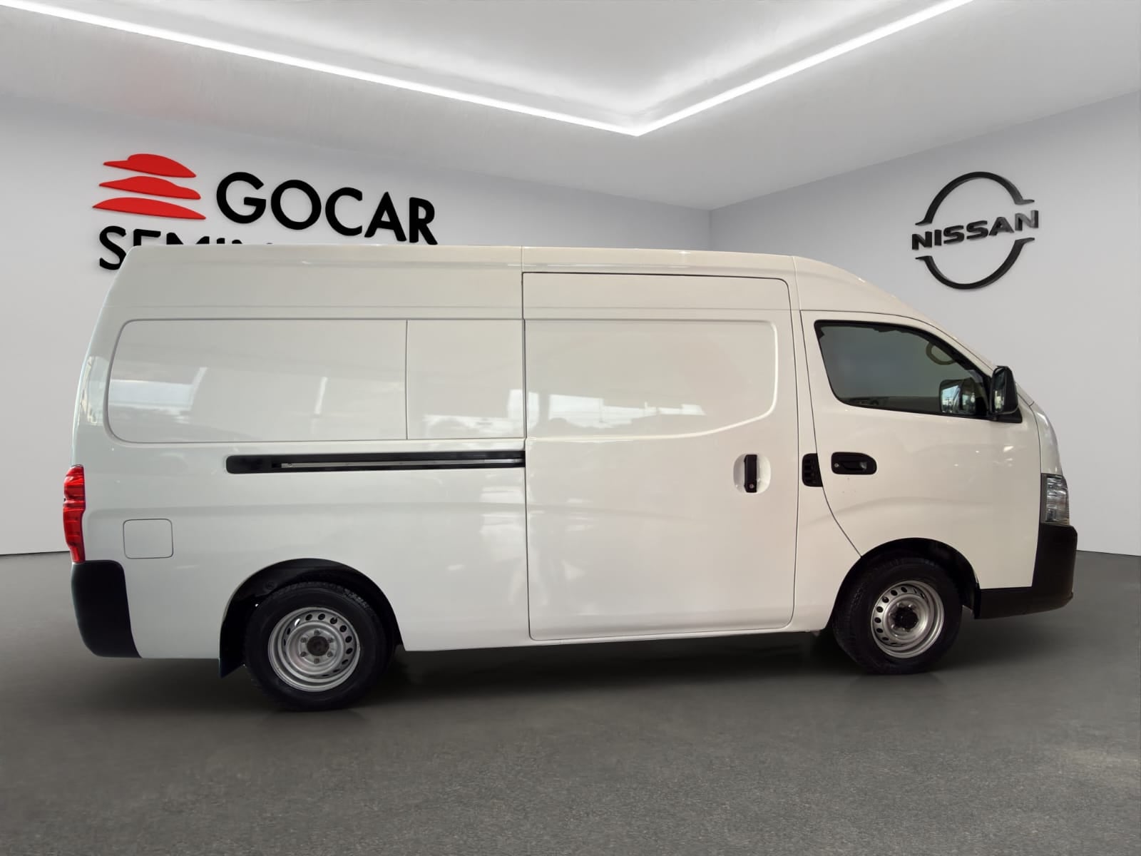 2024 Nissan Comerciales Urvan Panel 4 pts. Amplia, TM5, a/ac.
