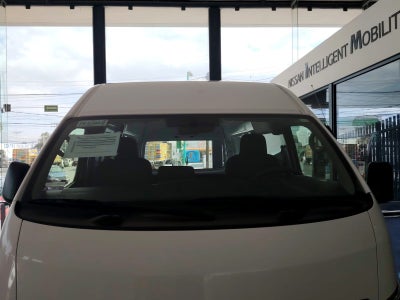 2024 Nissan Comerciales Urvan Panel 4 pts. Amplia, TM5, a/ac.