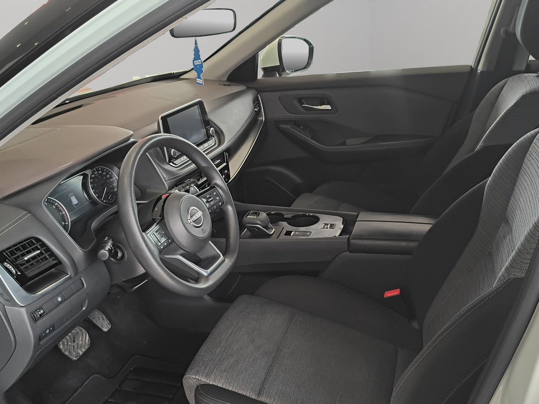 2023 Nissan X-Trail VUD 5 pts. Advance, TA, RA-17 (línea nueva)