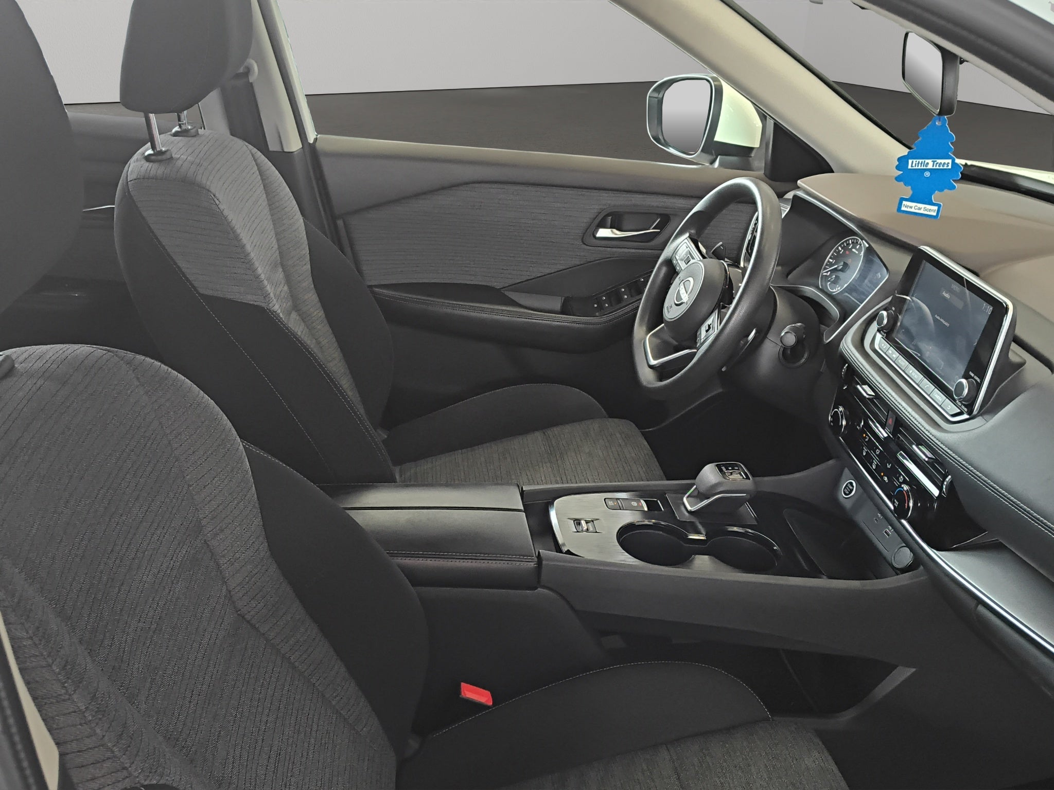2023 Nissan X-Trail VUD 5 pts. Advance, TA, RA-17 (línea nueva)