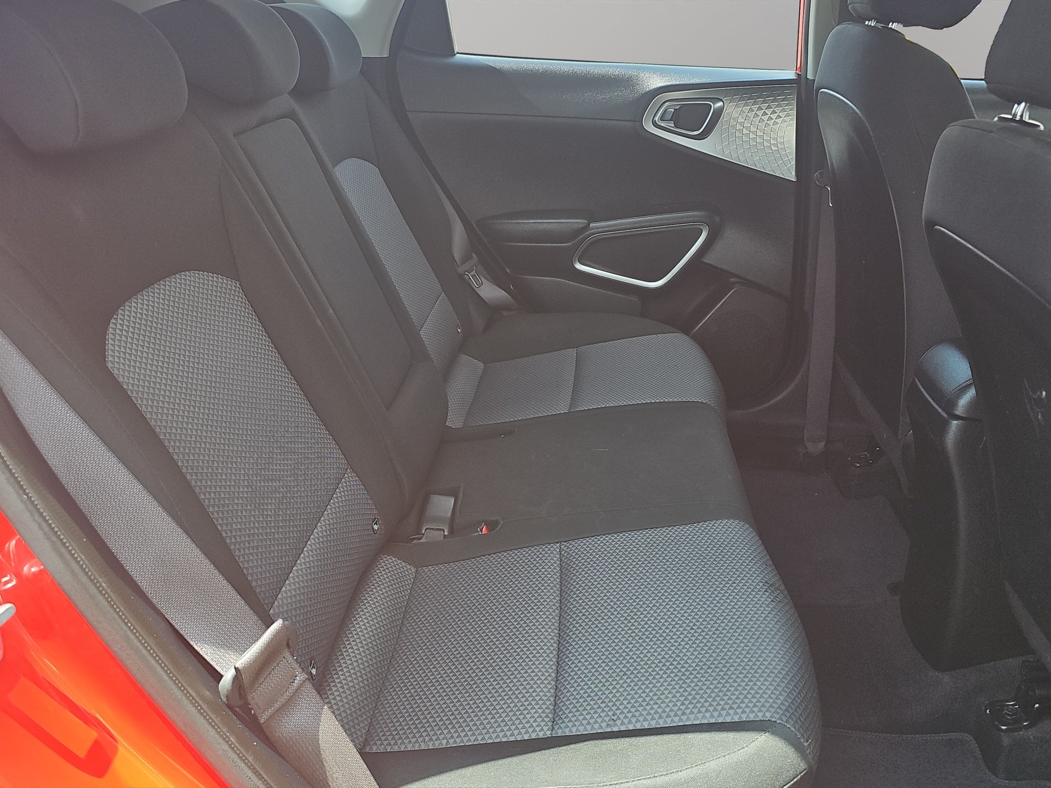 2022 Kia Soul VUD 5 pts. LX, 1.6l, TM6, a/ac., RA-16 (línea anterior)