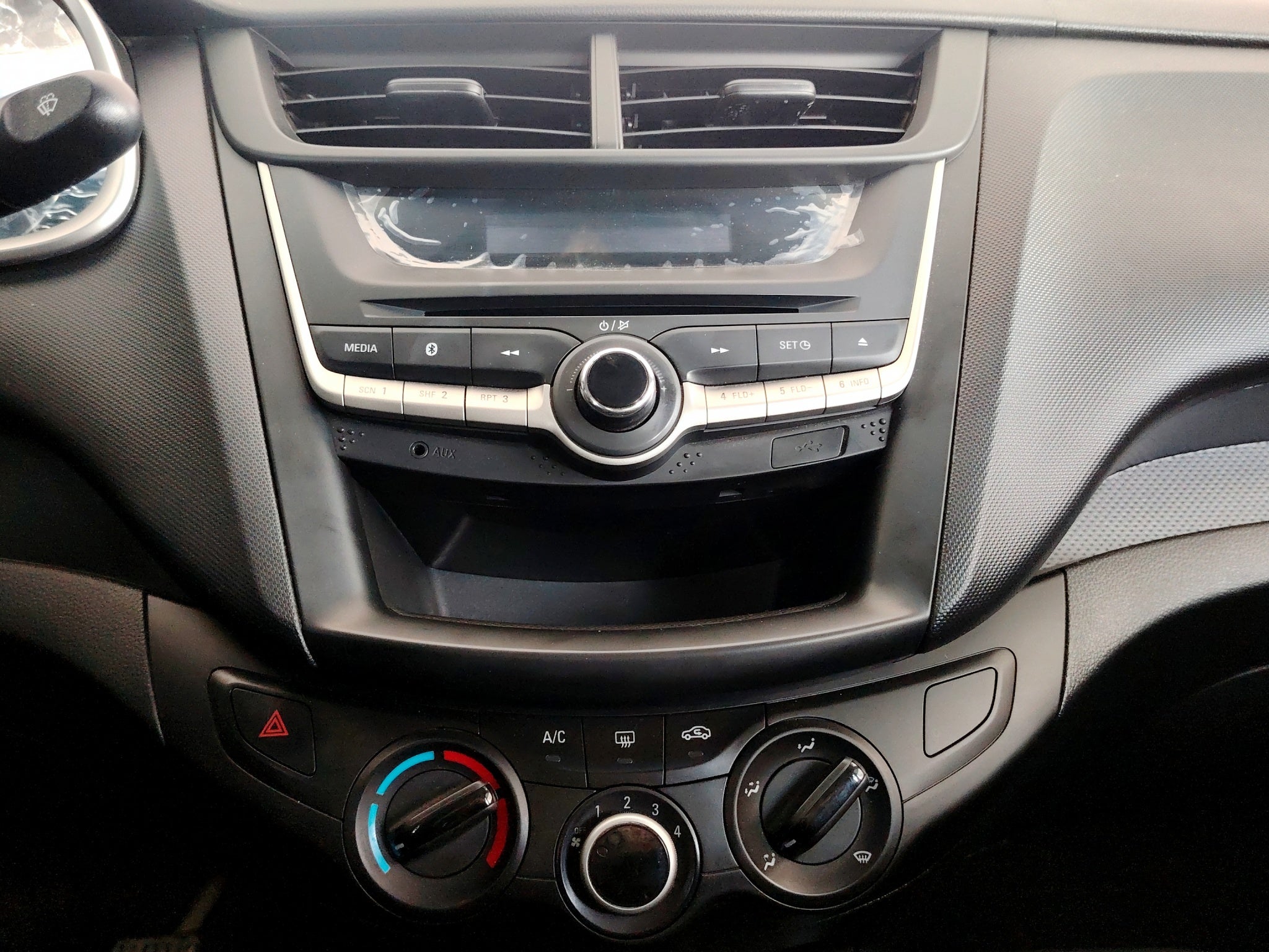 2022 Chevrolet Aveo 4 pts. LS, TM5, a/ac., RA-15
