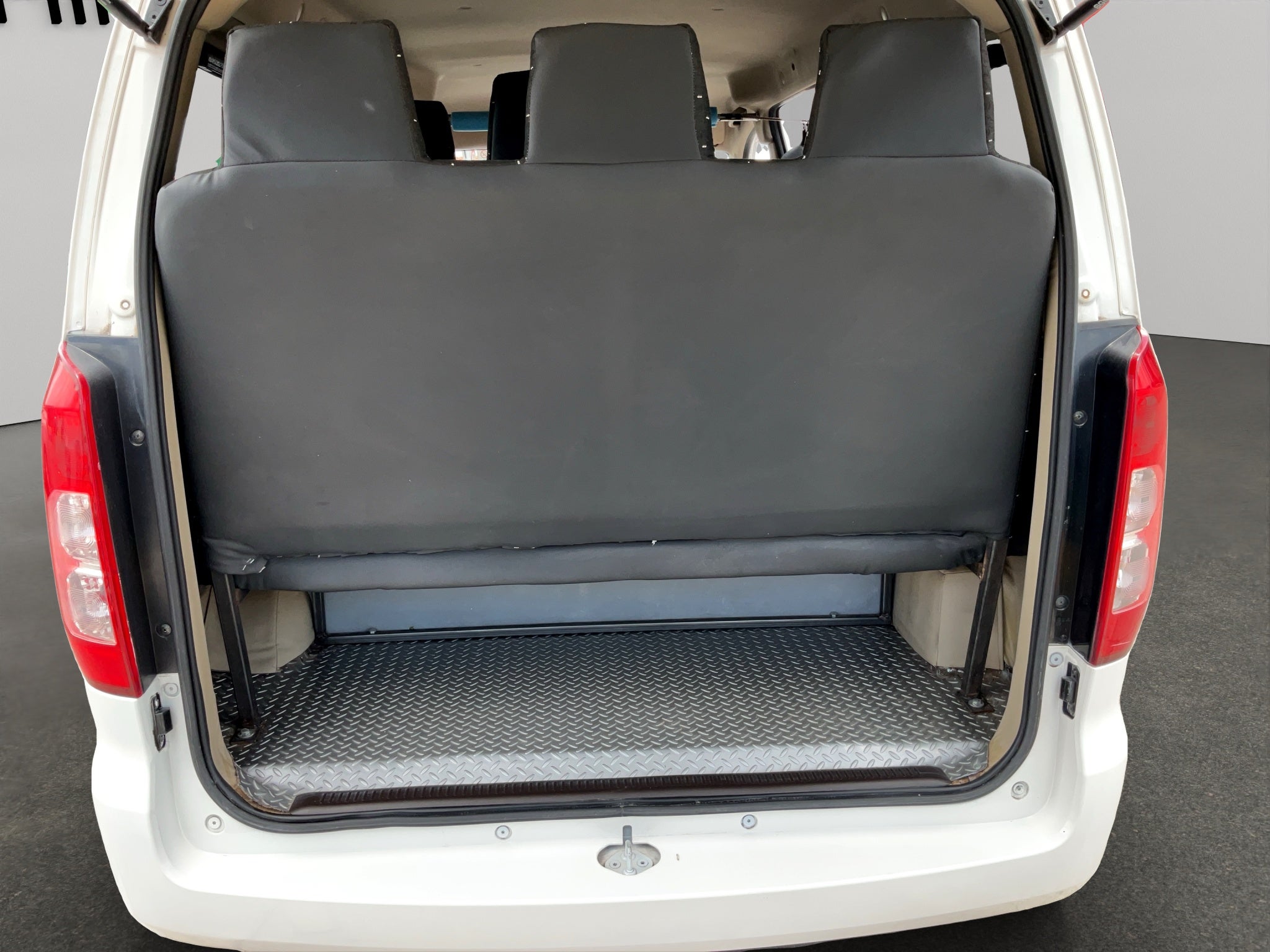2024 Chevrolet Comerciales Tornado Van Furgoneta 4 pts. LS, 1.5l, TM5, a/ac., RA-14