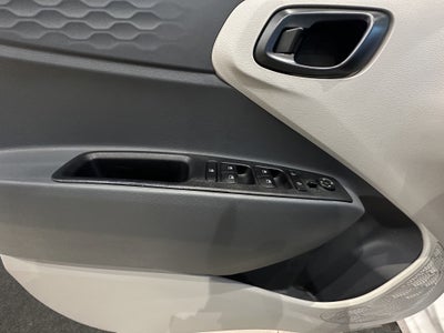 2024 Hyundai Grand i10 5 pts. HB GLS, TM5, VE, botón encend., RA-15 (cambio de línea)