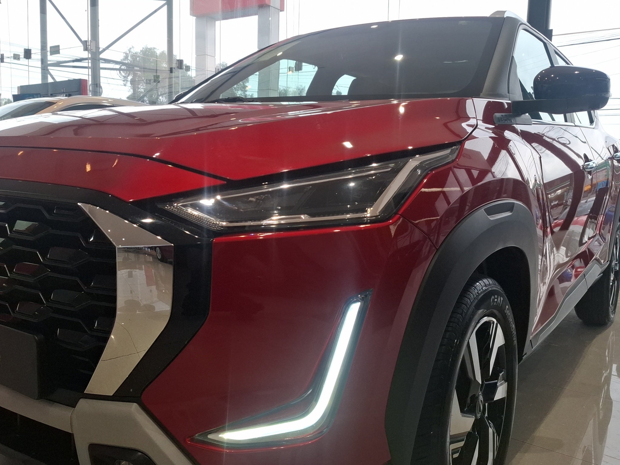 2025 Nissan Magnite VUD 5 pts. Exclusive, 1.0T, TM5, piel, RA-16