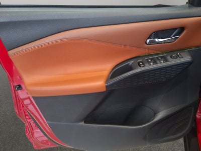 2025 Nissan Magnite VUD 5 pts. Exclusive, 1.0T, TM5, piel, RA-16