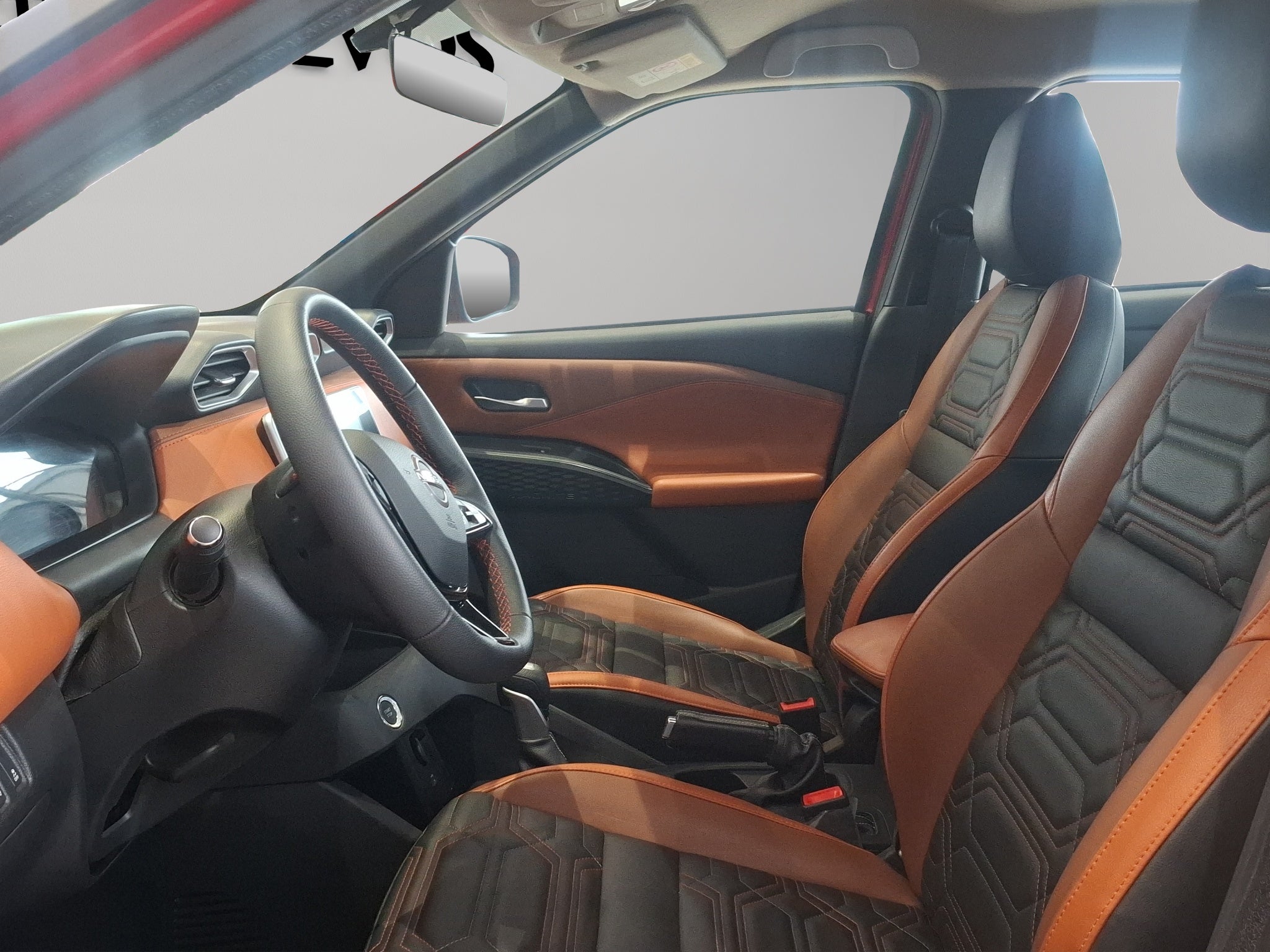 2025 Nissan Magnite VUD 5 pts. Exclusive, 1.0T, TM5, piel, RA-16