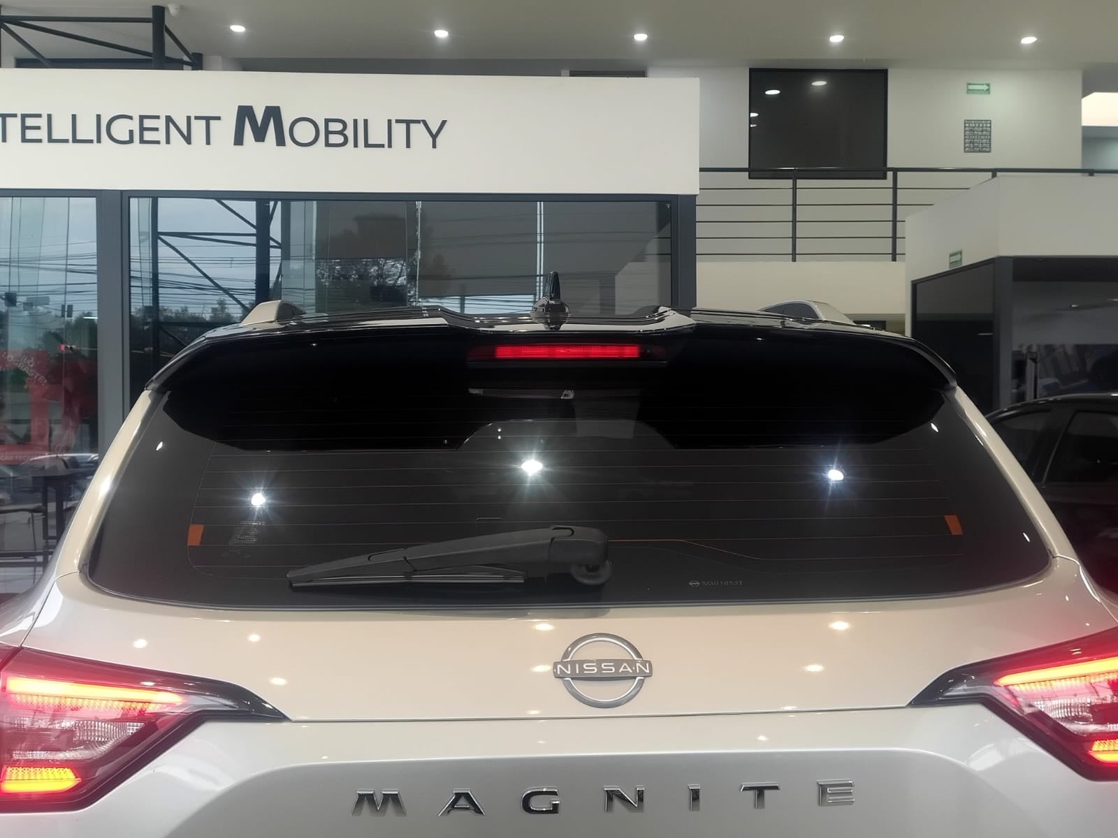2025 Nissan Magnite VUD 5 pts. Exclusive, 1.0T, TM5, piel, RA-16