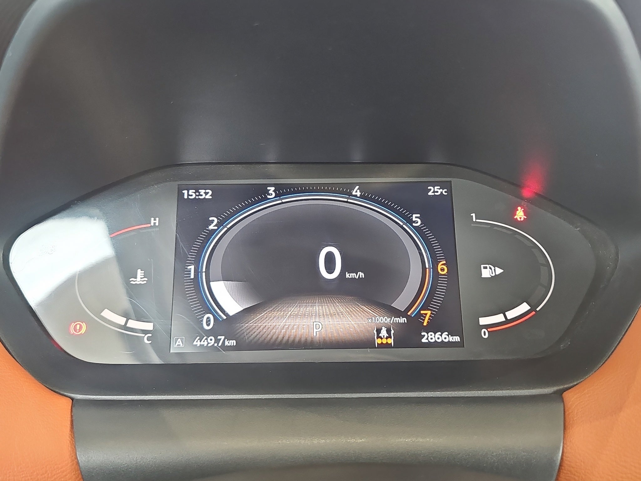2025 Nissan Magnite VUD 5 pts. Exclusive, 1.0T, TM5, piel, RA-16